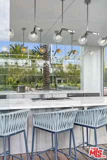 $6,800 | Undisclosed Address, Los Angeles, CA 90017