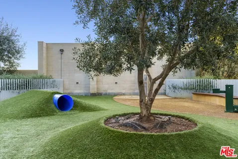 $6,800 | Undisclosed Address, Los Angeles, CA 90017