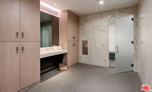 $6,800 | Undisclosed Address, Los Angeles, CA 90017