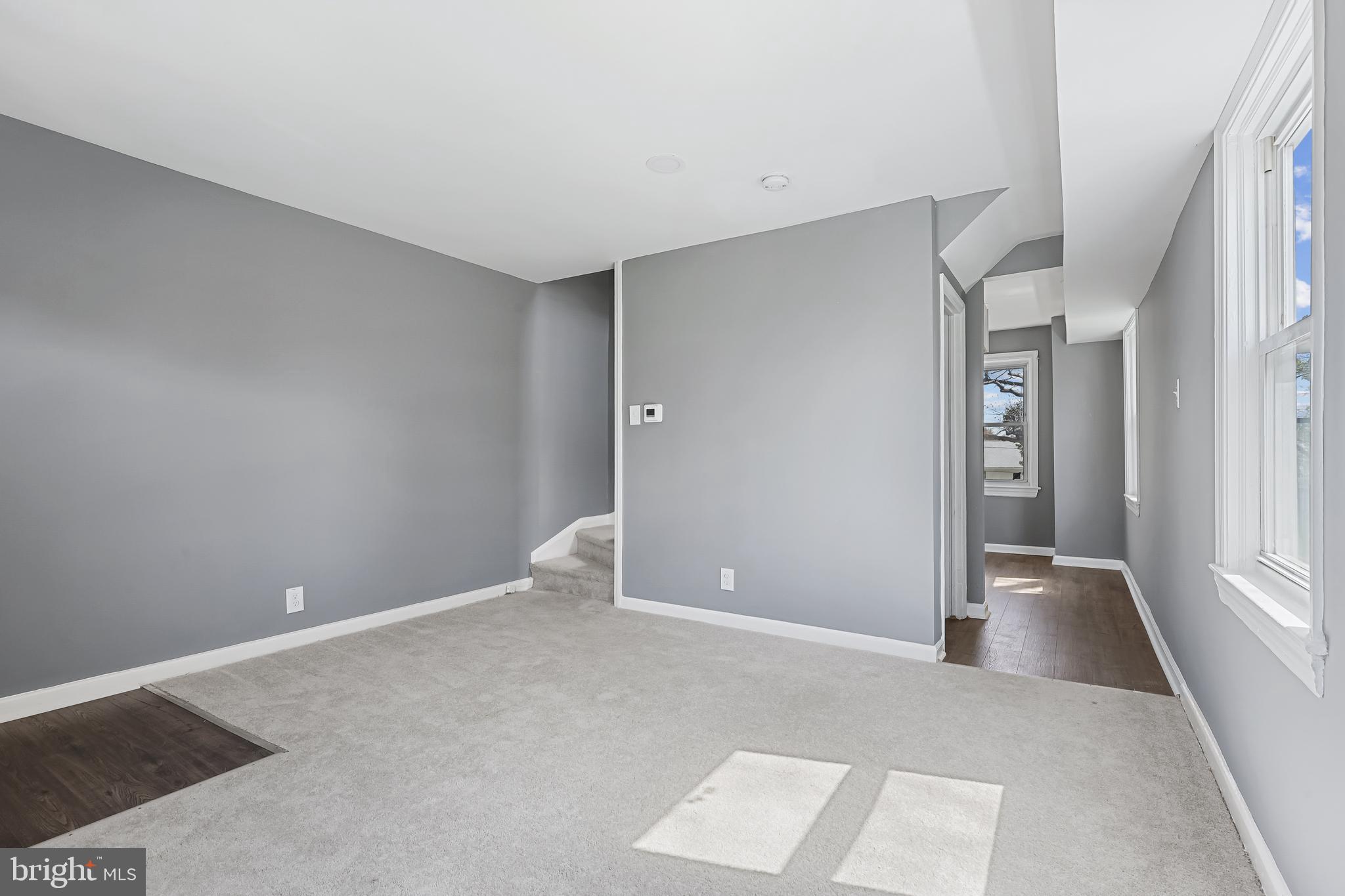 435 Roundview Road Brooklyn, MD 21225 - Photo 4 of 13 Living Room