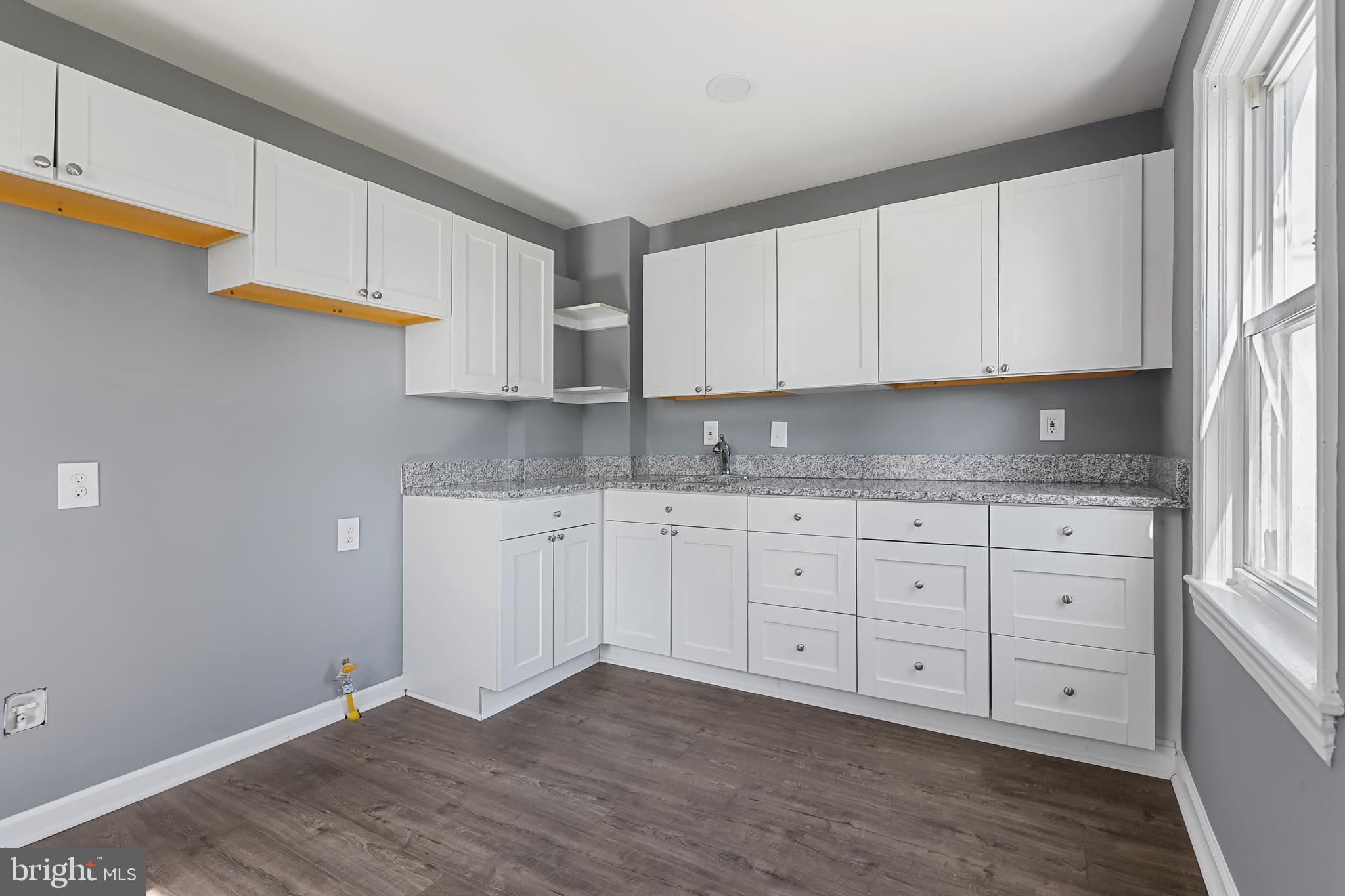 435 Roundview Road Brooklyn, MD 21225 - Photo 6 of 13 Kitchen
(SS Refrigerator + Stove to be installed)