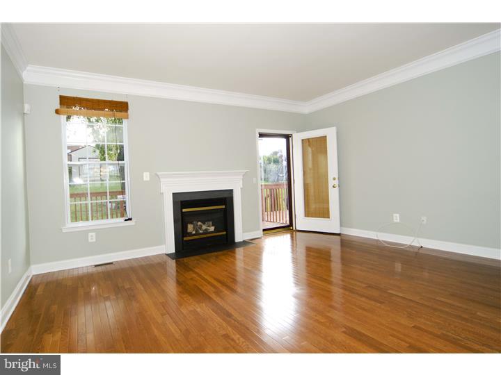 16 West Rambo Street Bridgeport, PA 19405 - Photo 4 of 25 Living Room