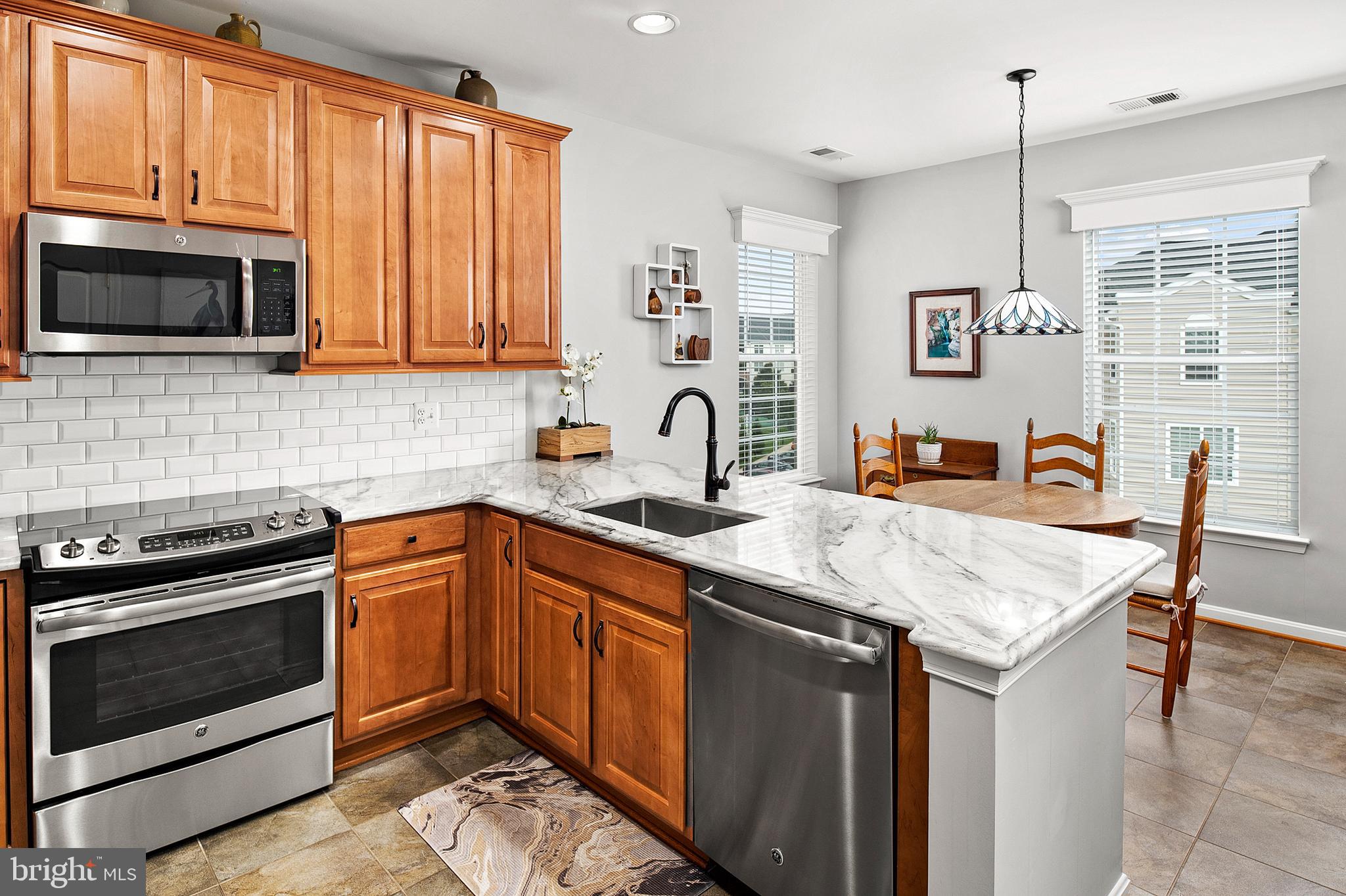 7305 Brookview Road, Unit 407 Elkridge, MD 21075 - Photo 11 of 36 Kitchen