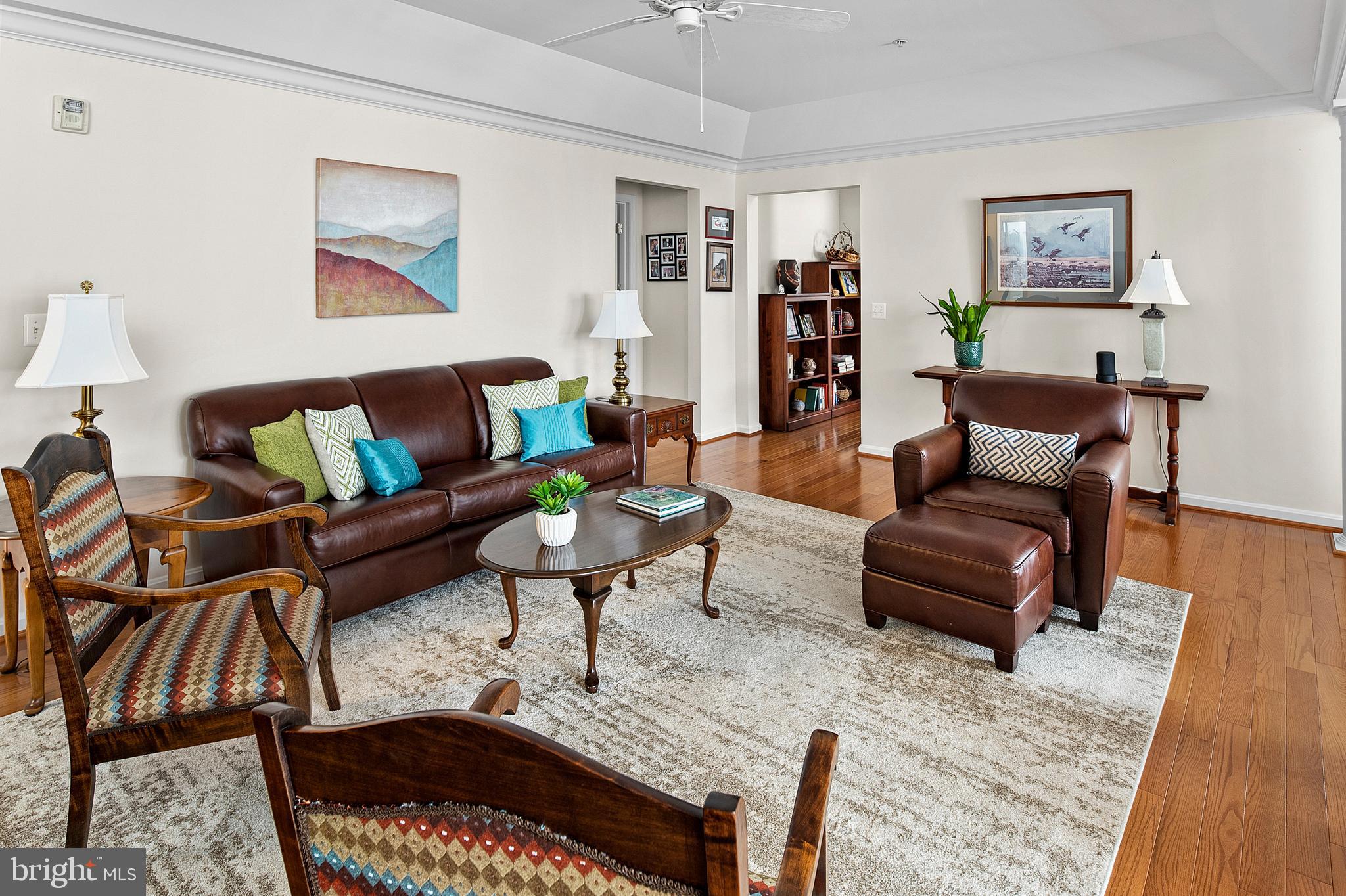 7305 Brookview Road, Unit 407 Elkridge, MD 21075 - Photo 4 of 36 Living Room