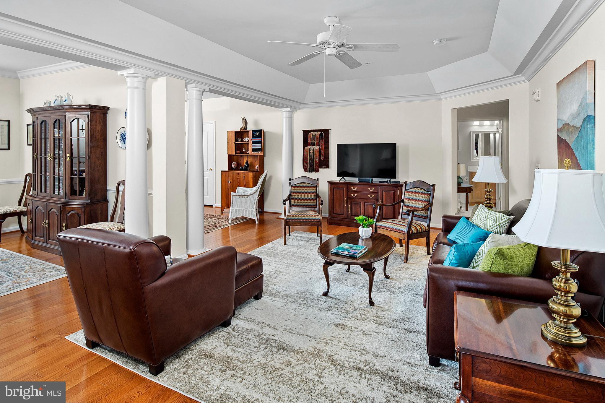 7305 Brookview Road, Unit 407 Elkridge, MD 21075 - Photo 5 of 36 Living Room