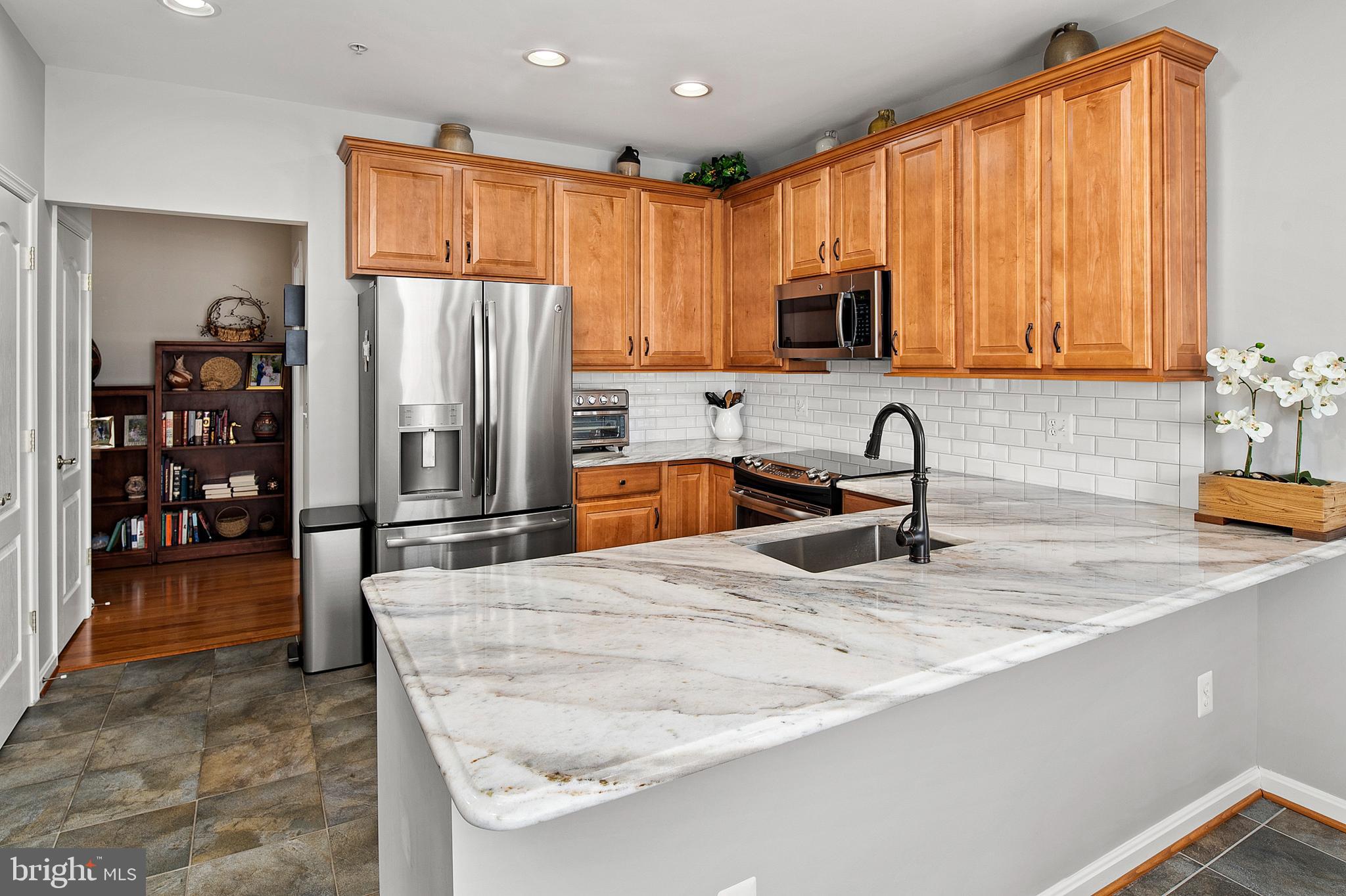 7305 Brookview Road, Unit 407 Elkridge, MD 21075 - Photo 10 of 36 Kitchen