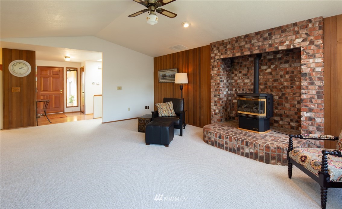 3624 Home Road Bellingham, WA 98225 - Photo 3 of 25 Gallery Image 3