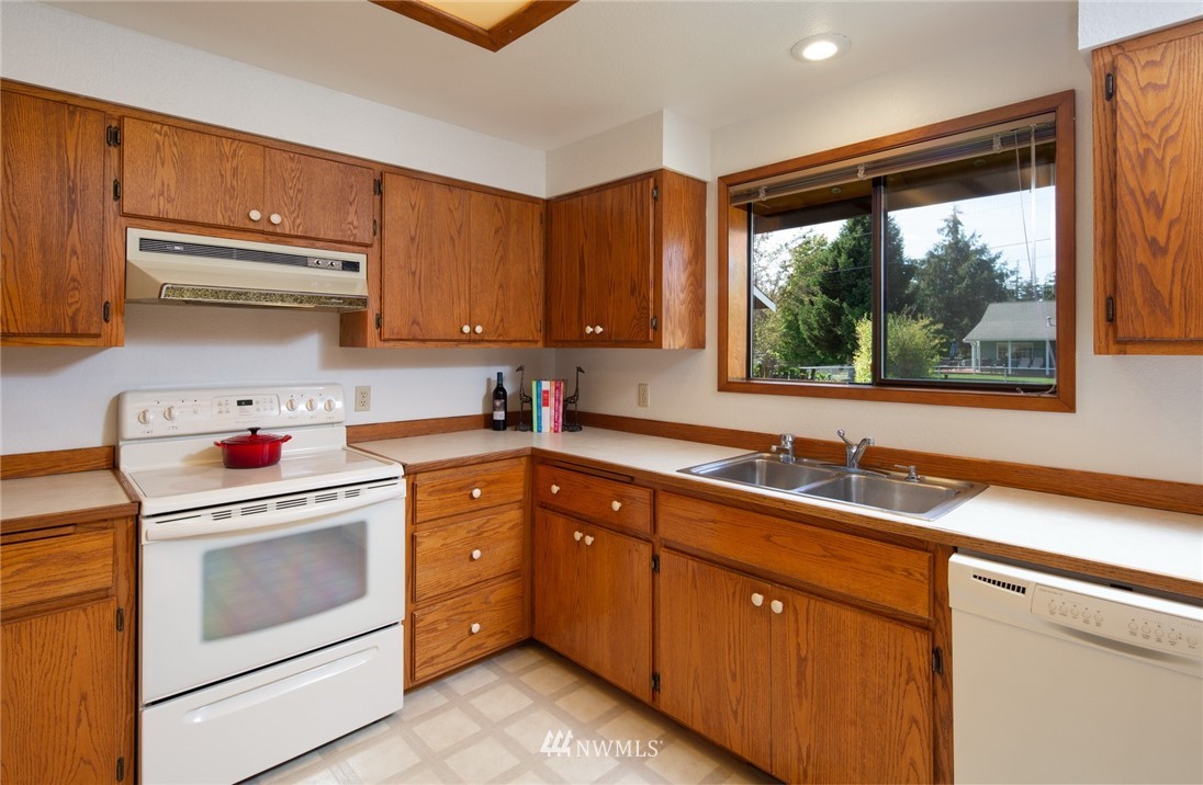 3624 Home Road Bellingham, WA 98225 - Photo 6 of 25 Gallery Image 6