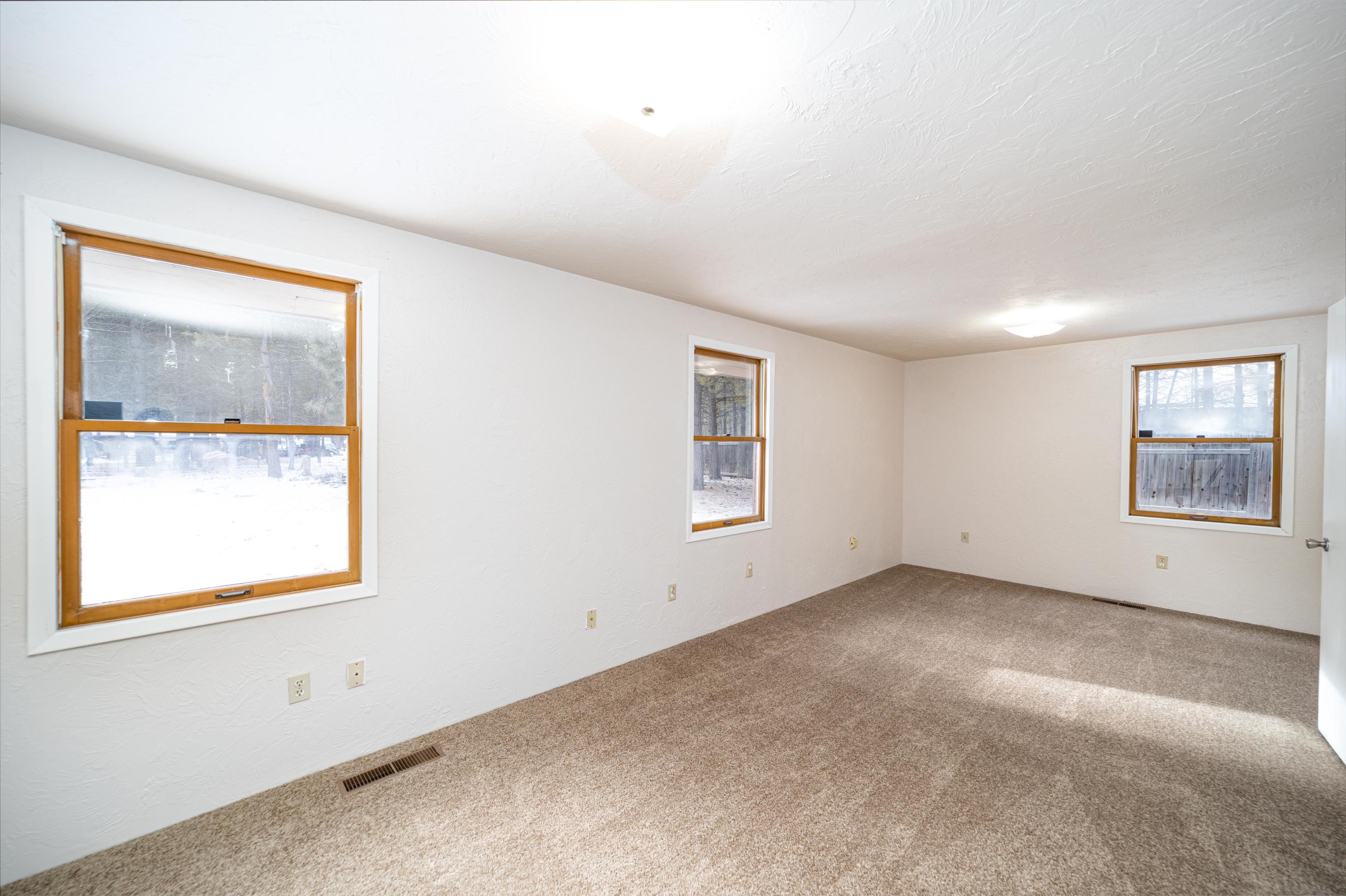 1624 Lukes Road La Pine, OR 97739 - Photo 21 of 29 1624_Lukes_Rd_HighRes-45