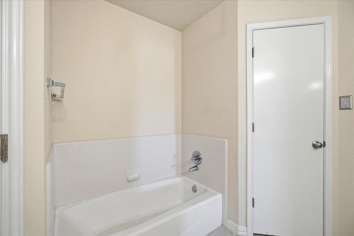 148 North Utica Avenue Lubbock, TX 79416 - Photo 19 of 42 19-nmwp-17