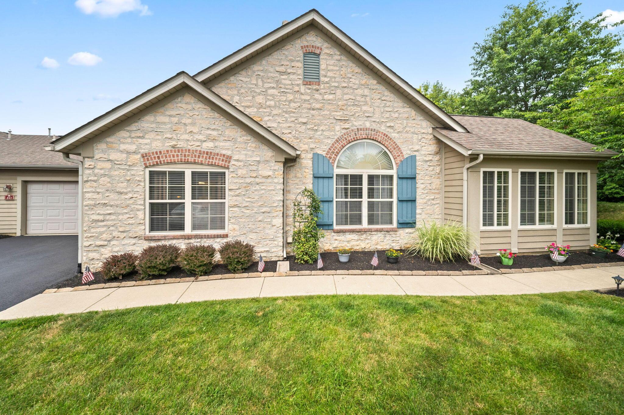 217 Stonegate Loop Pataskala, OH 43062 - Photo 2 of 45 1-web-or-mls-DSC08331-2