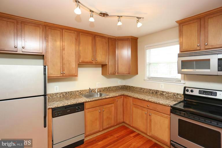 19 Post, Unit AVE 201 Laurel, MD 20707 - Photo 4 of 20 Kitchen