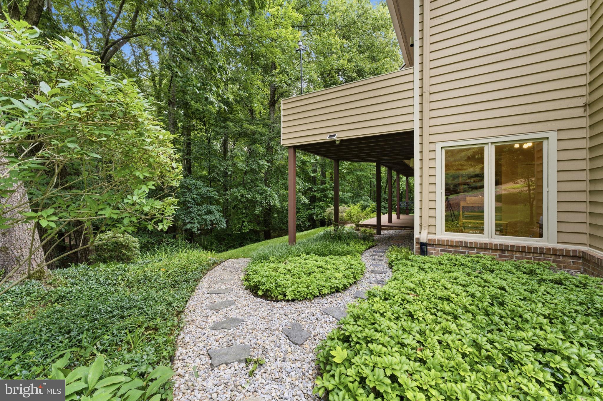1608 Woodstock Lane Reston, VA 20194 - Photo 54 of 76