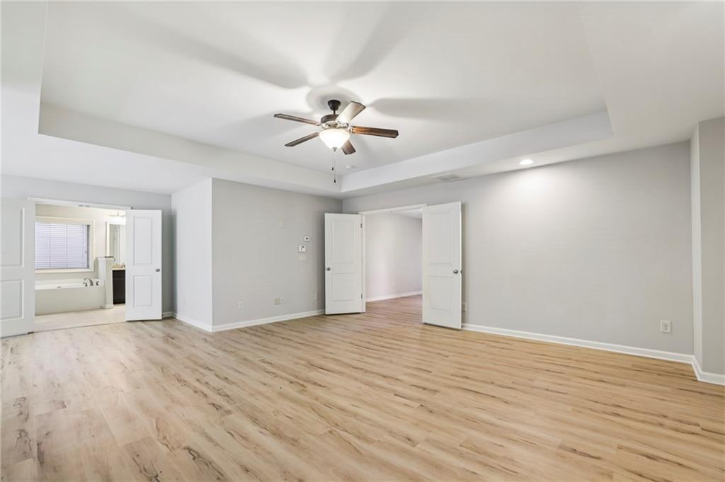 1210 Roswell Manor Circle Roswell, GA 30076 - Photo 23 of 43 a view of a livingroom with a workspace