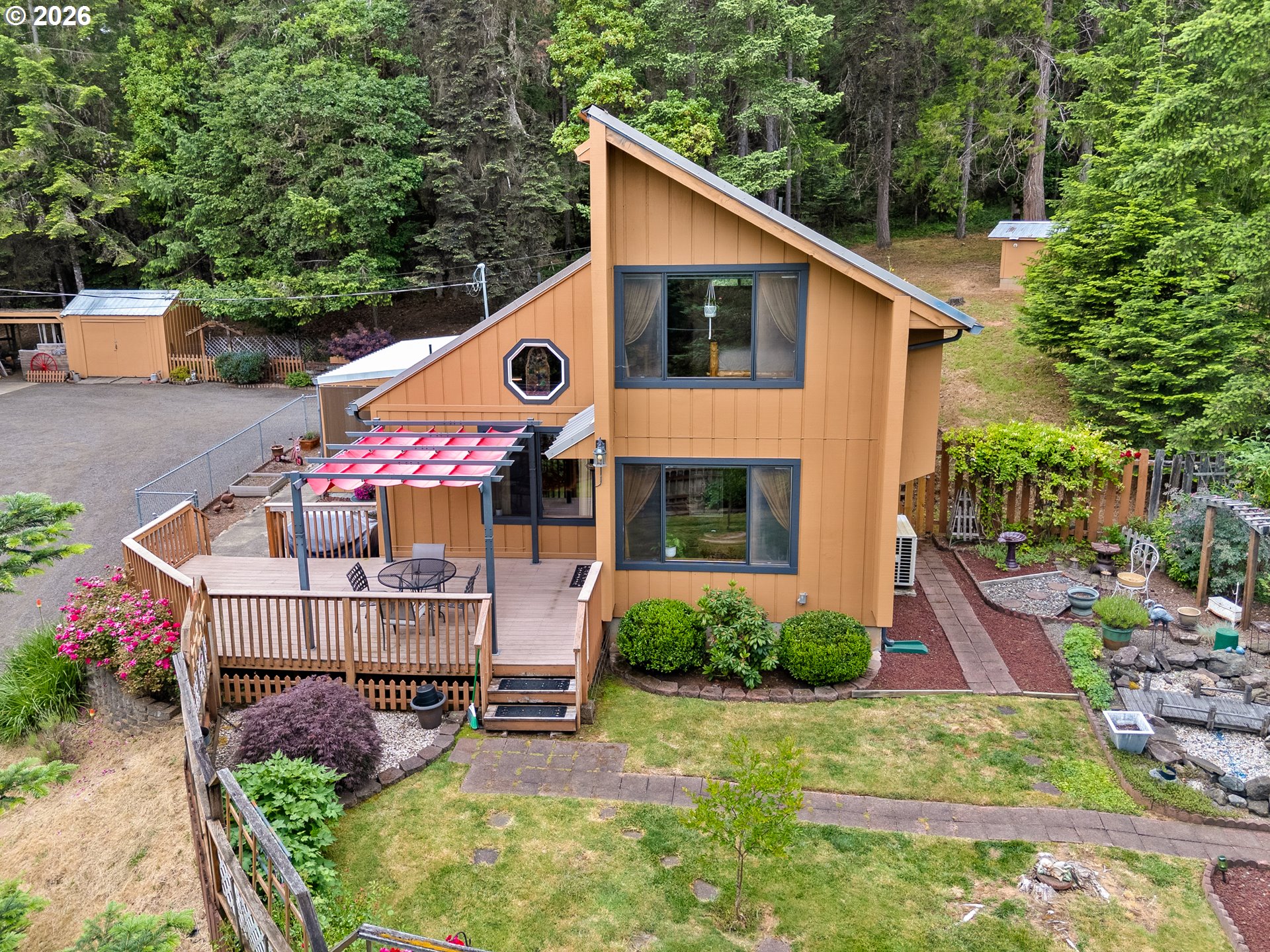 320 Rays Lane Tenmile, OR 97481 - Photo 4 of 48 Gallery Image 4