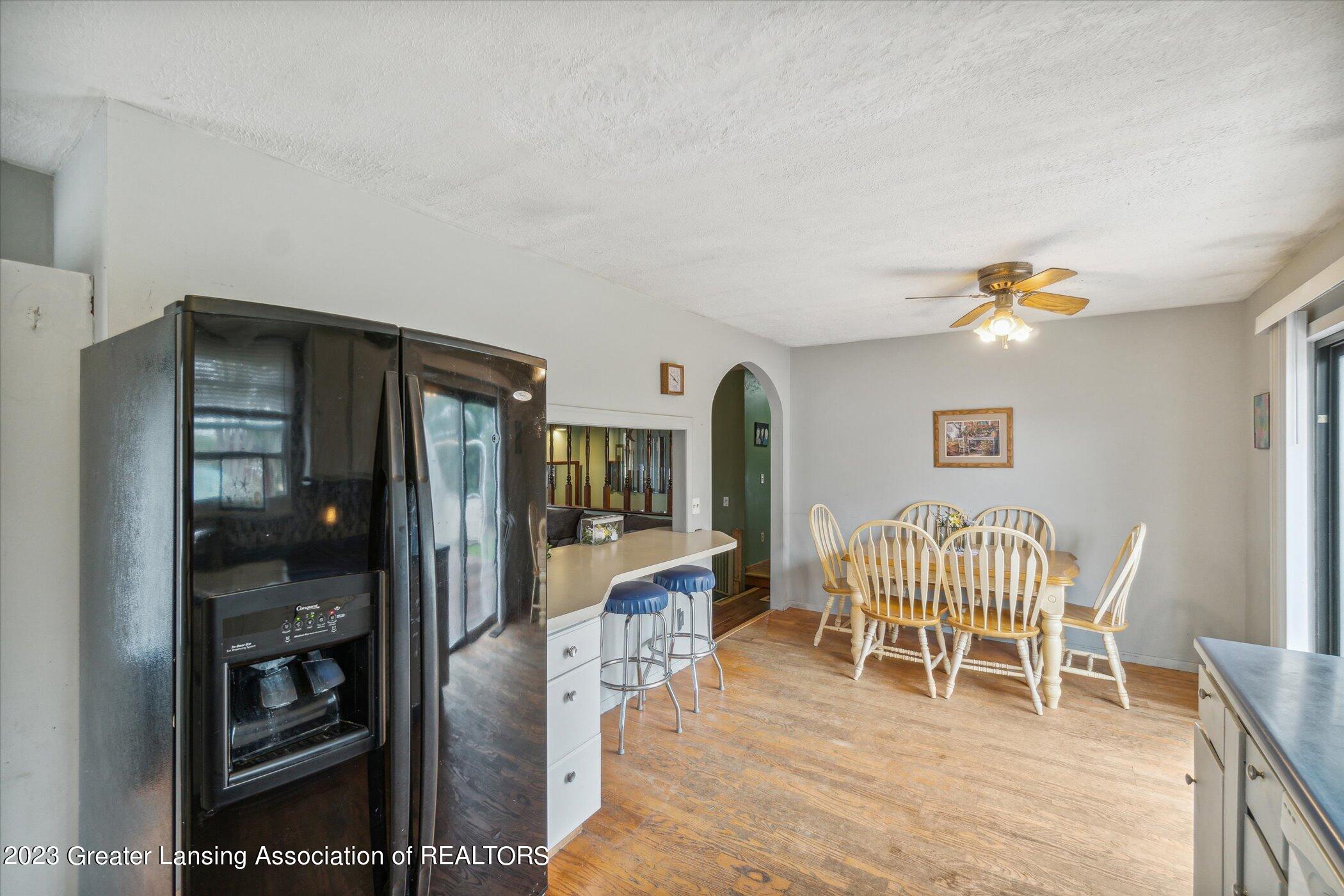 1386 Kelly Road Mason, MI 48854 - Photo 14 of 35 18-1386-Kelly-Rd-Mason-MI-48854-WindowSt