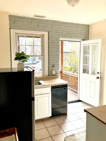 $1,900 | 25 Roslyn Street, Unit 4, Salem, MA 01970