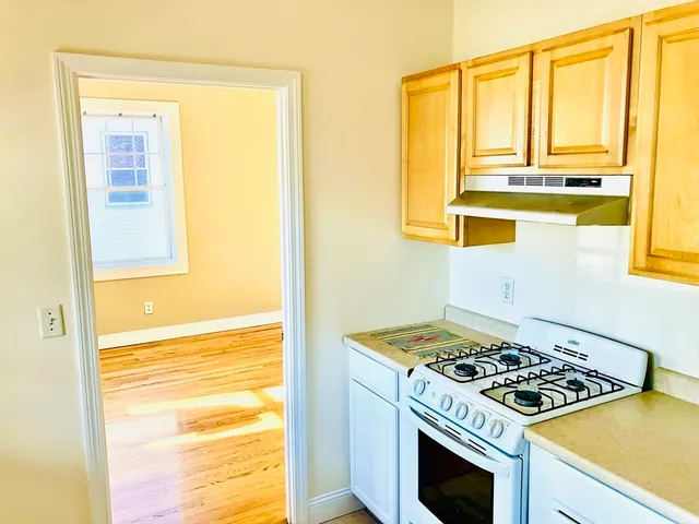 $1,900 | 25 Roslyn Street, Unit 4, Salem, MA 01970