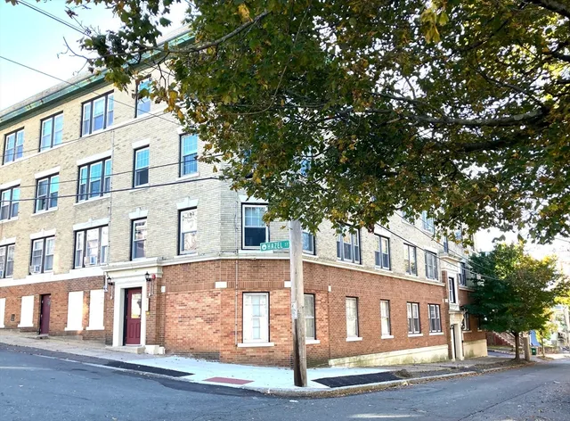 $1,900 | 25 Roslyn Street, Unit 4, Salem, MA 01970
