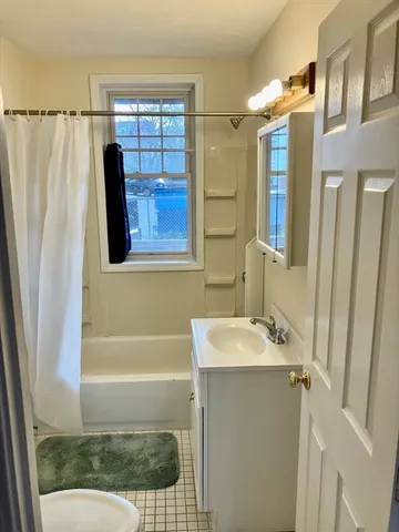 $1,900 | 25 Roslyn Street, Unit 4, Salem, MA 01970