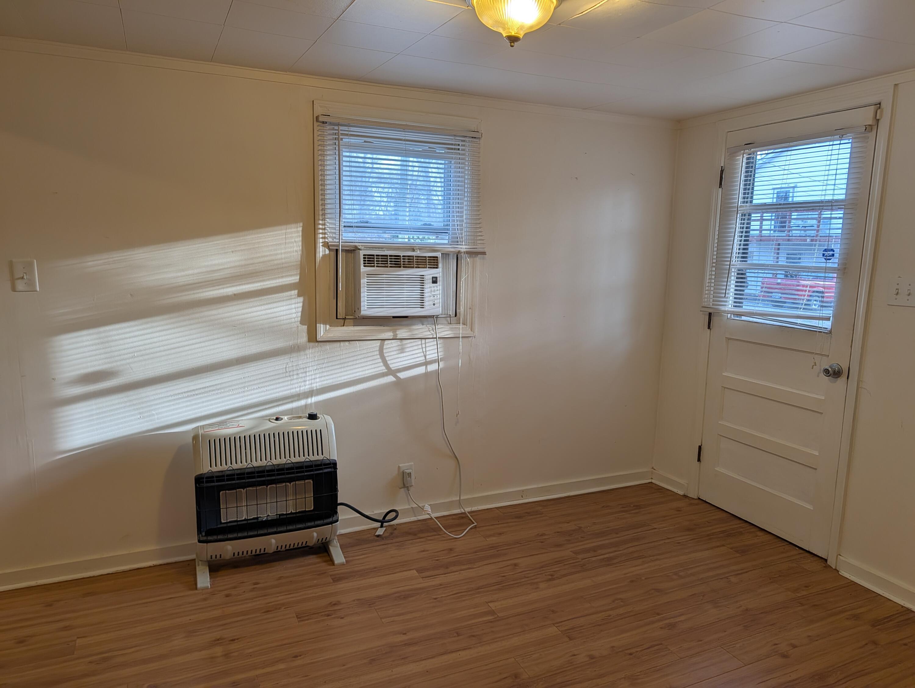 625 West Rhea Avenue Spring City, TN 37381 - Photo 19 of 41 PXL_20260119_215056791