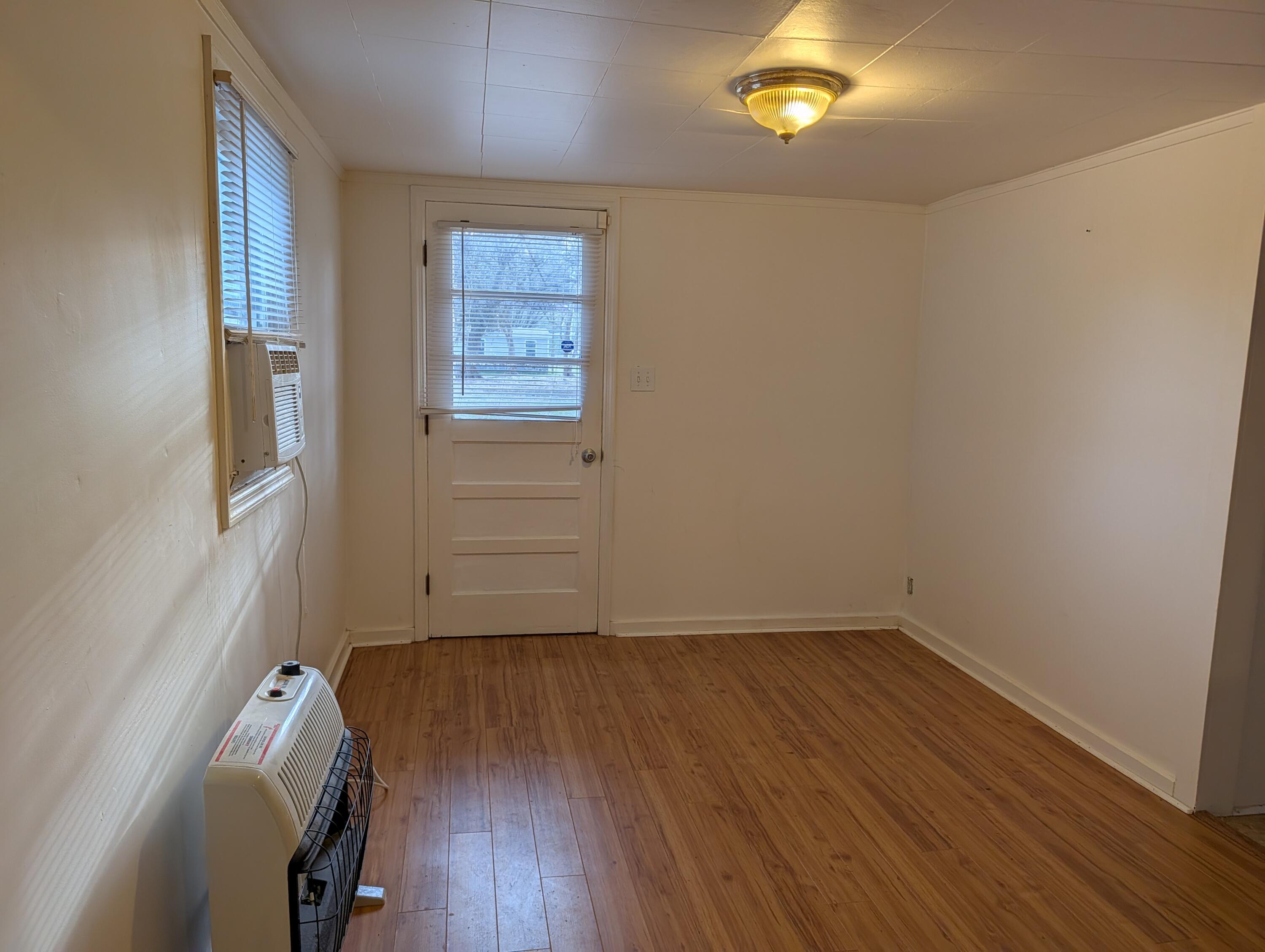 625 West Rhea Avenue Spring City, TN 37381 - Photo 20 of 41 PXL_20260119_215129011