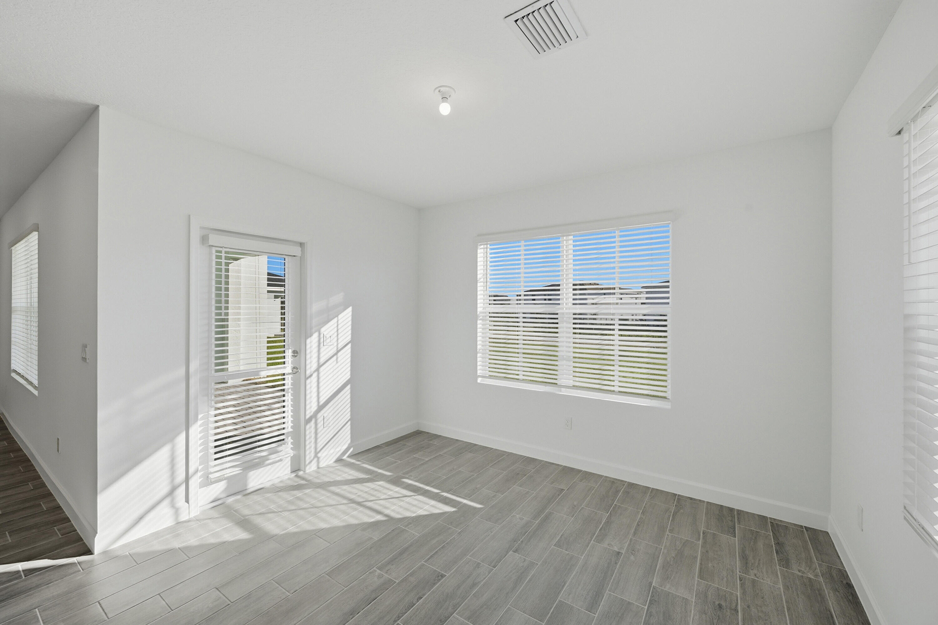 19568 Whispering Creek Road Loxahatchee, FL 33470 - Photo 11 of 30 11_8