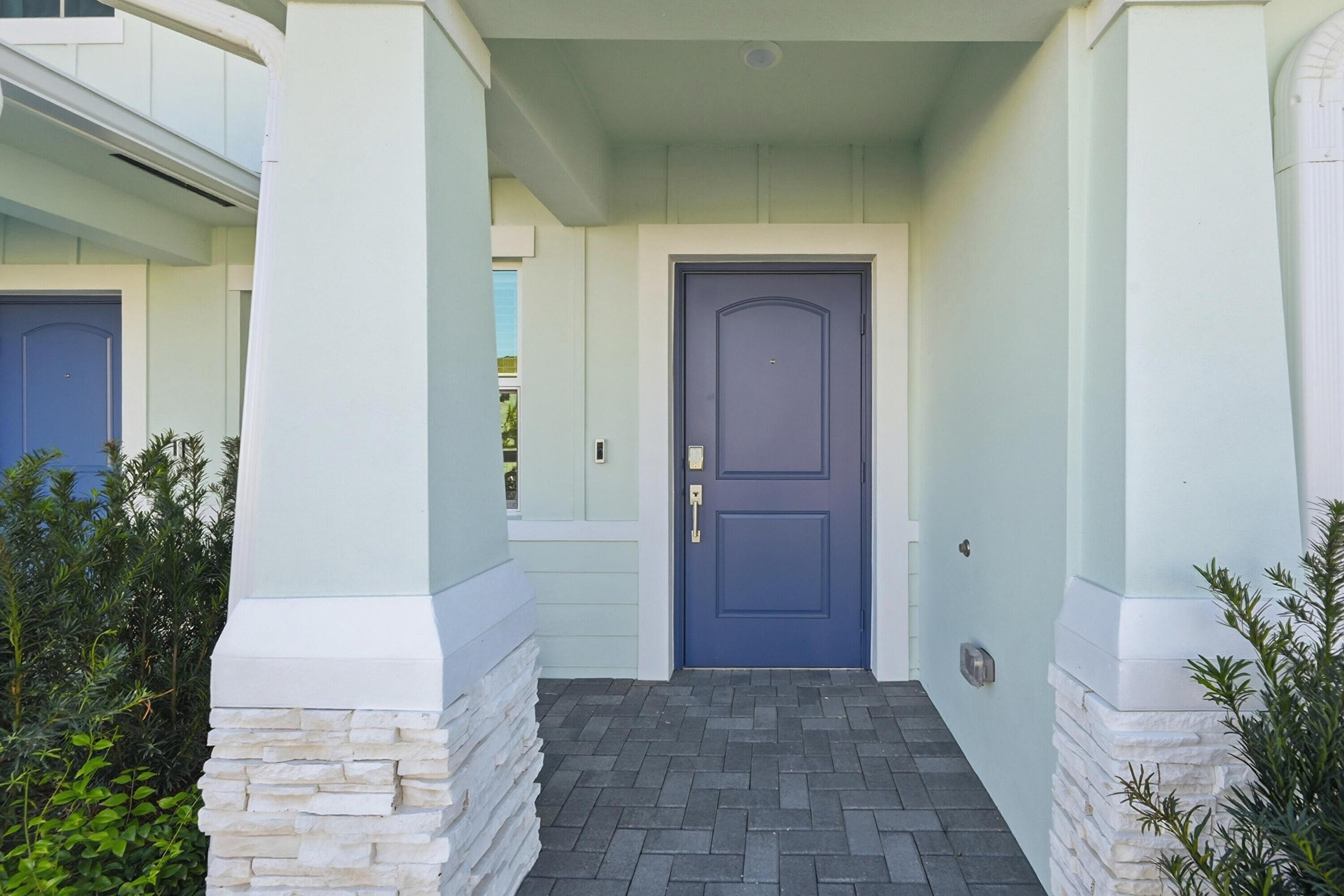 19568 Whispering Creek Road Loxahatchee, FL 33470 - Photo 2 of 30 02_ra1_7581_autoremove_11941564