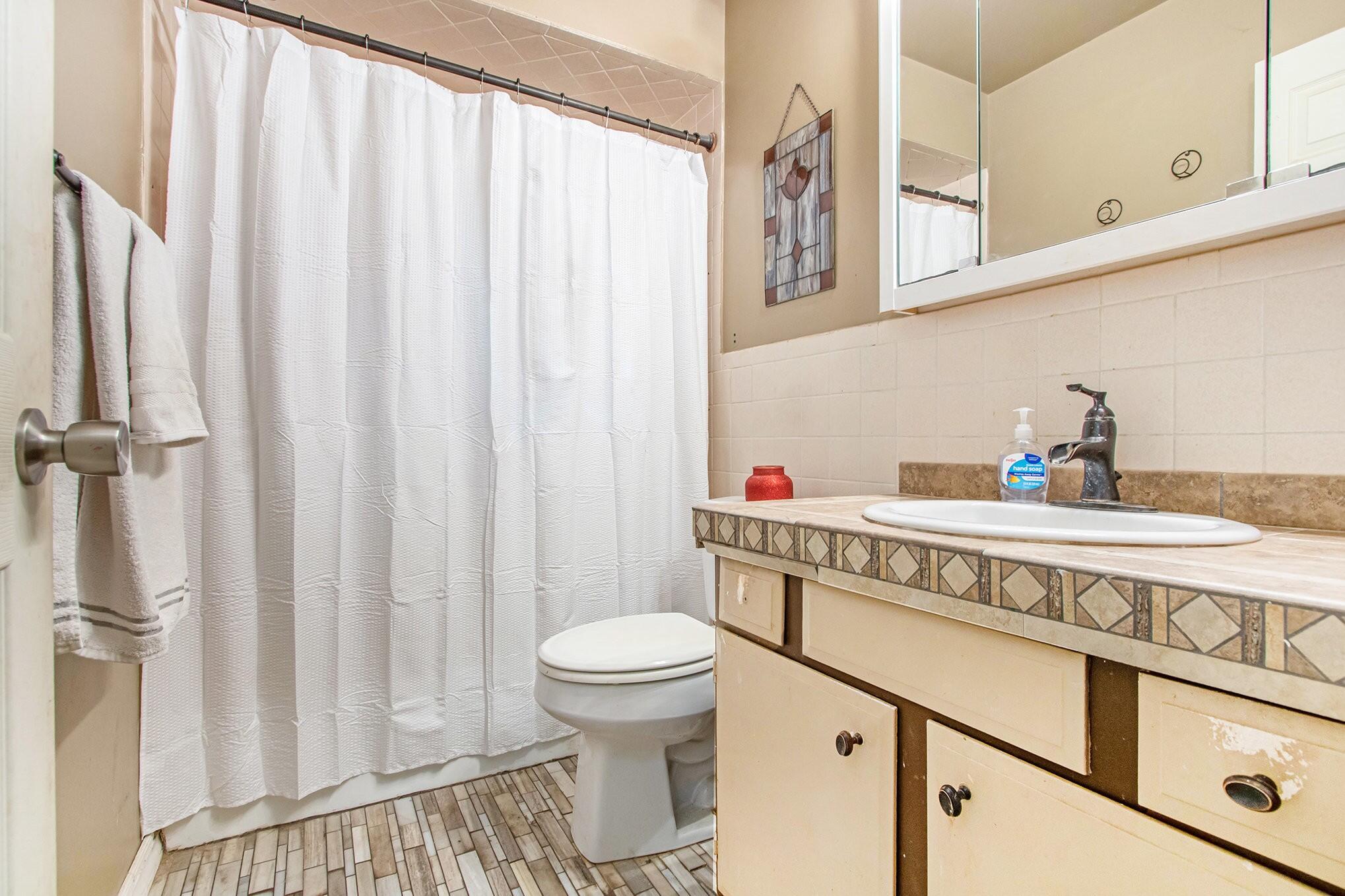 1750 Briar Road Niles, MI 49120 - Photo 15 of 37 1750_15_FullBath