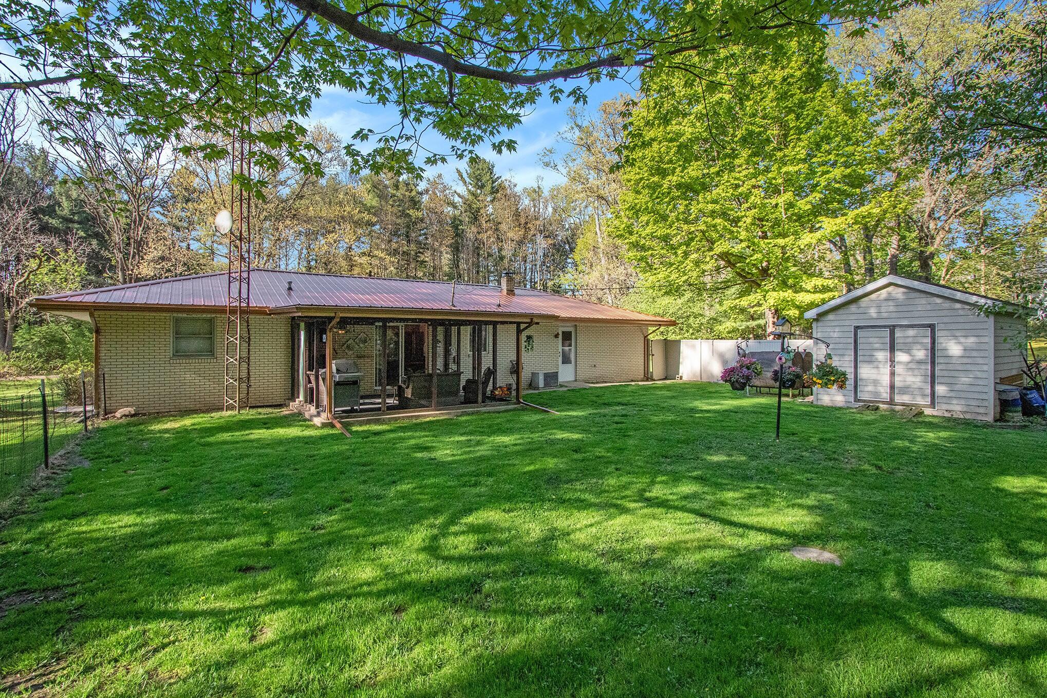 1750 Briar Road Niles, MI 49120 - Photo 29 of 37 1750_30_Back