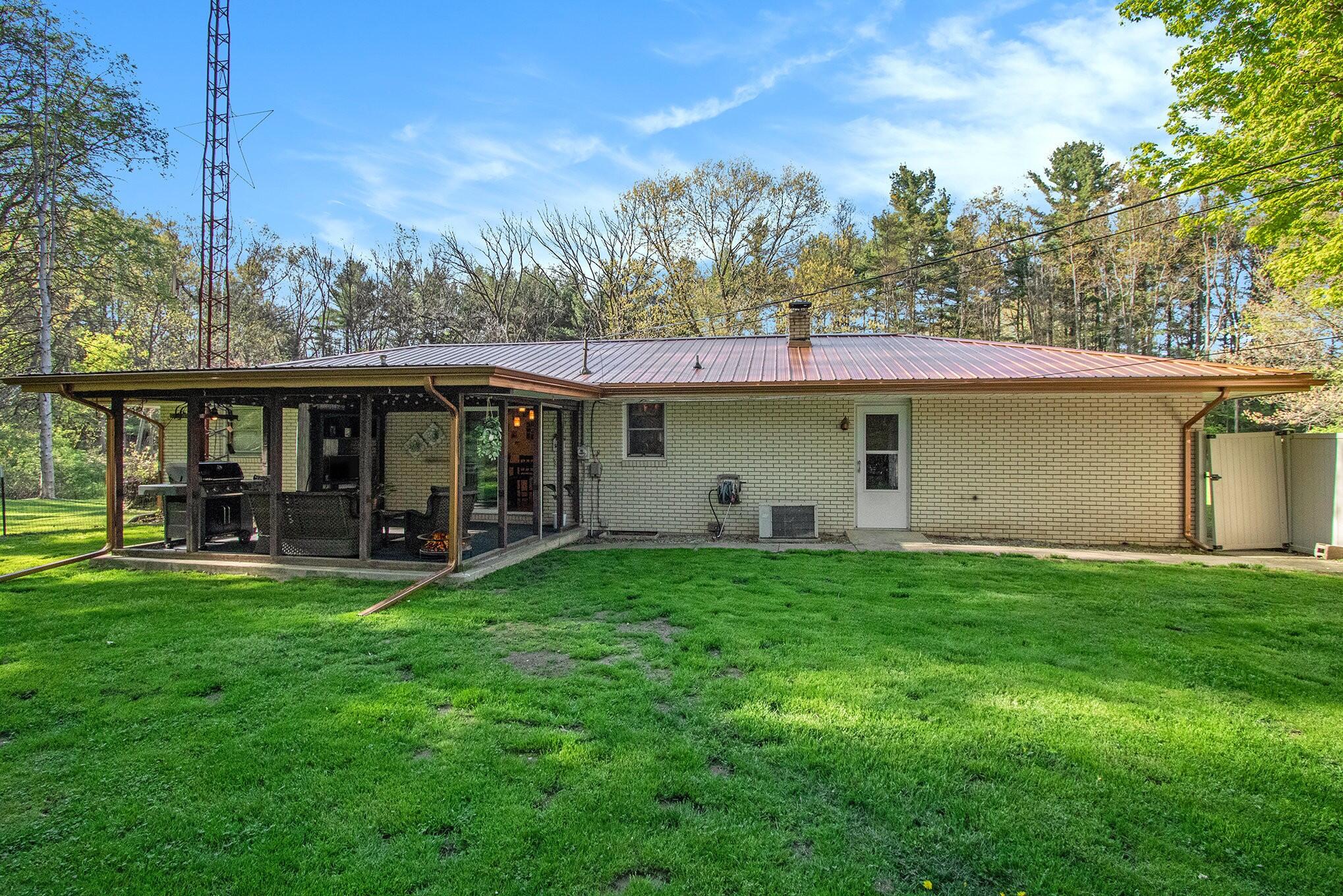 1750 Briar Road Niles, MI 49120 - Photo 30 of 37 1750_31_Back