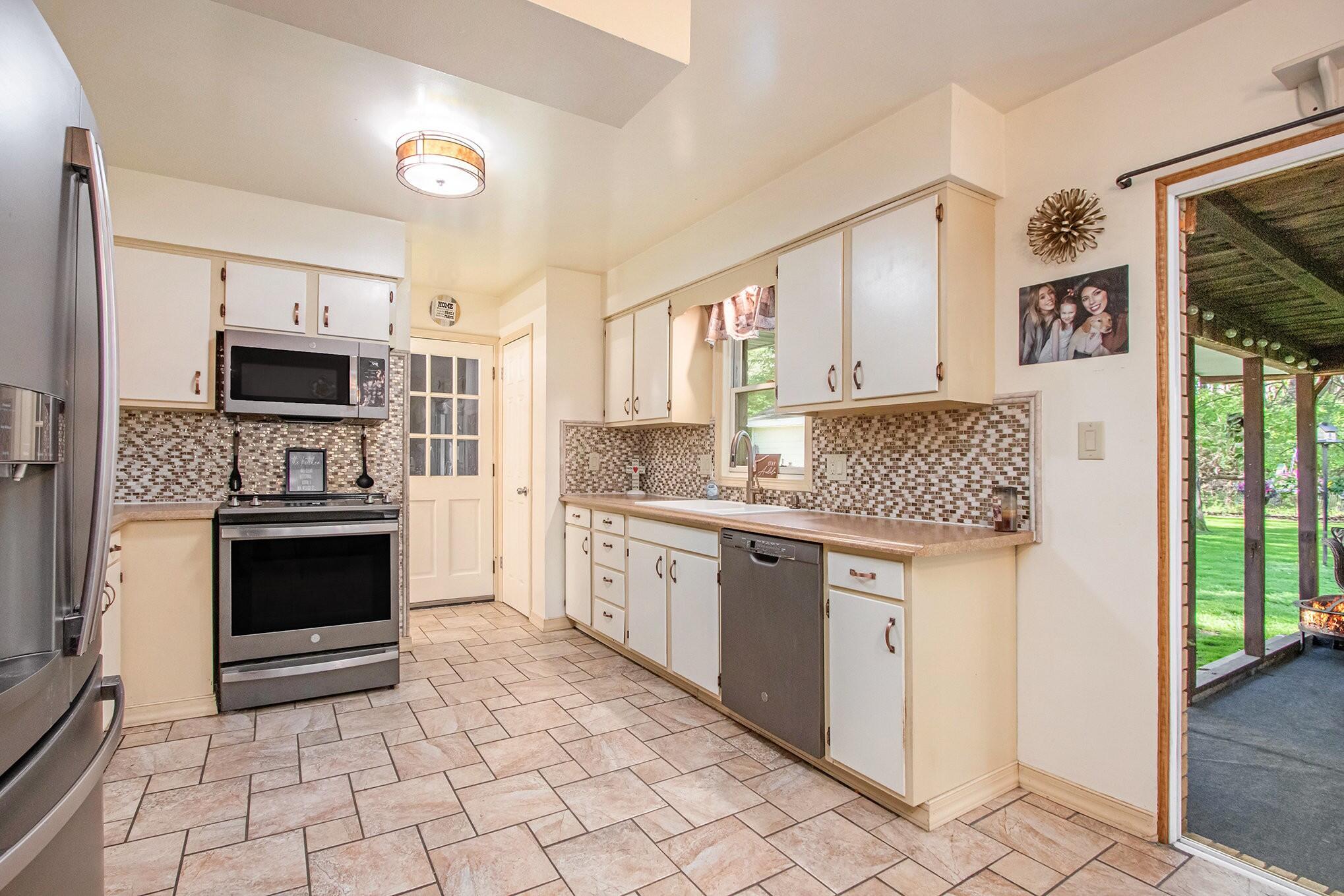 1750 Briar Road Niles, MI 49120 - Photo 8 of 37 1750_8_Kitchen
