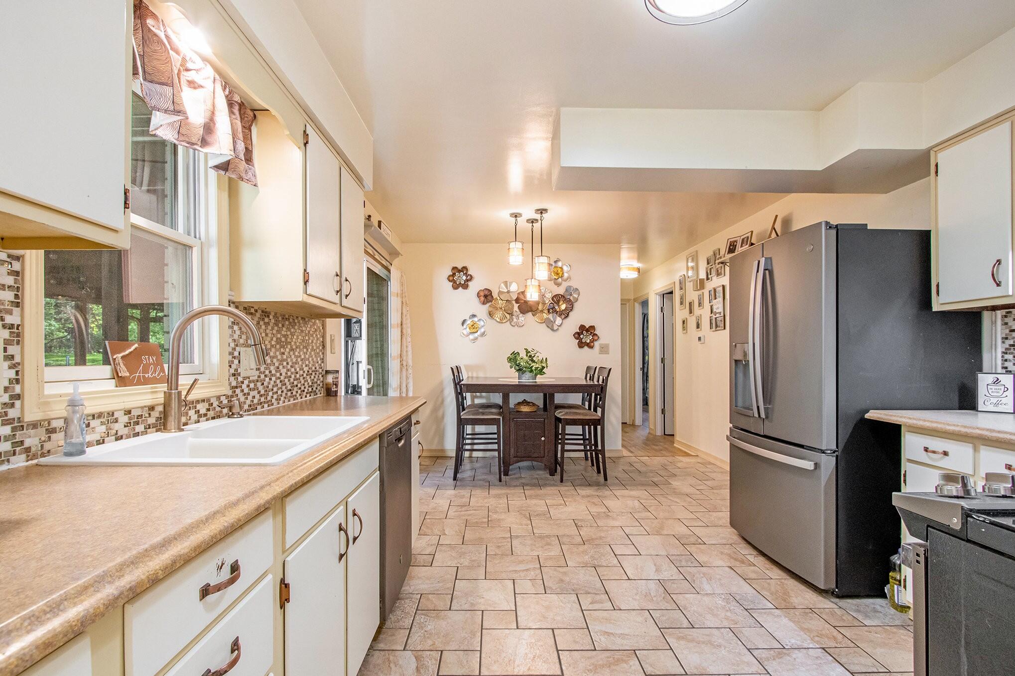 1750 Briar Road Niles, MI 49120 - Photo 9 of 37 1750_9_Kitchen_DiningArea