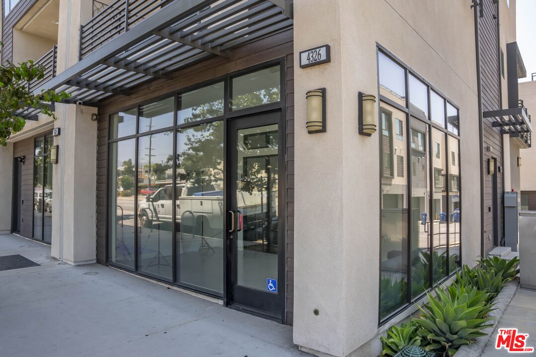 4326 Eagle Rock Boulevard Los Angeles, CA 90041 - Photo 30 of 33 a view of balcony and glass door