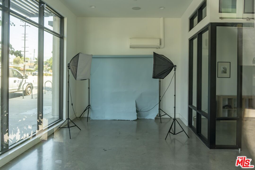 4326 Eagle Rock Boulevard Los Angeles, CA 90041 - Photo 31 of 33 a view of an outdoor space and a living room