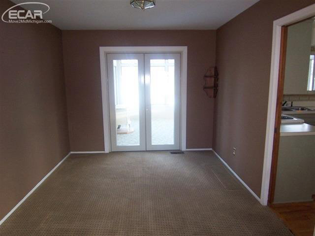 343 Holland Road Flushing, MI 48433 - Photo 10 of 25 21413529-9.JPG