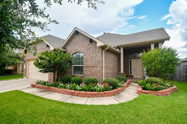 $364,500 | 5510 South Denham Ridge Lane, Spring, TX 77389