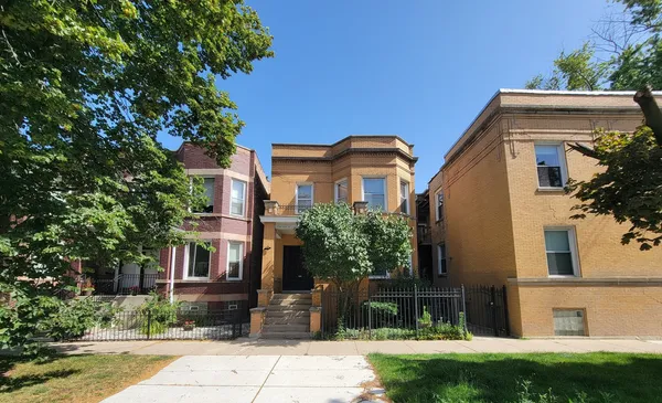 $1,275,000 | 2302 West Addison Street, Chicago, IL 60618