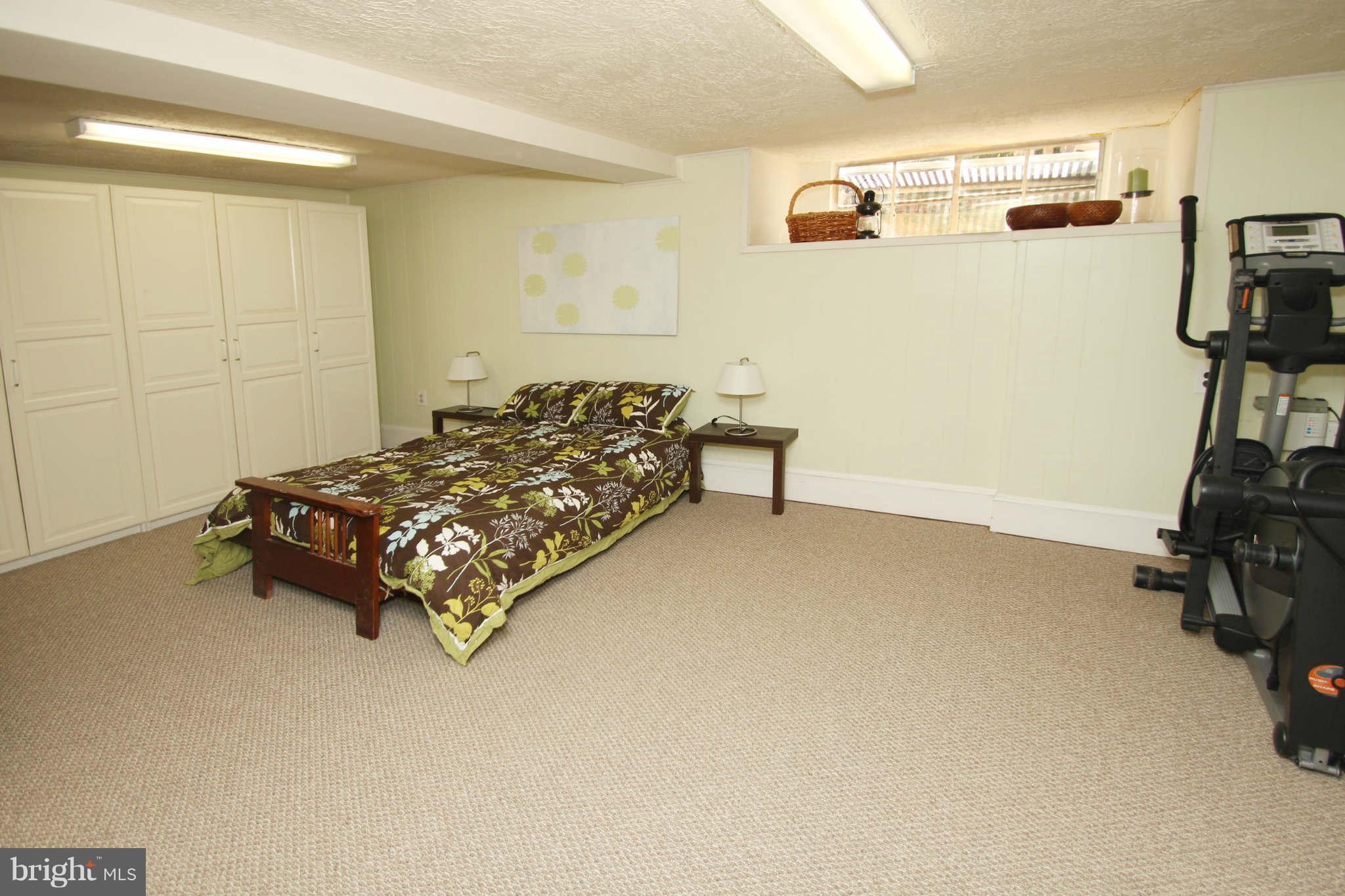 10116 Capitol View Avenue Silver Spring, MD 20910 - Photo 23 of 29 Family Room