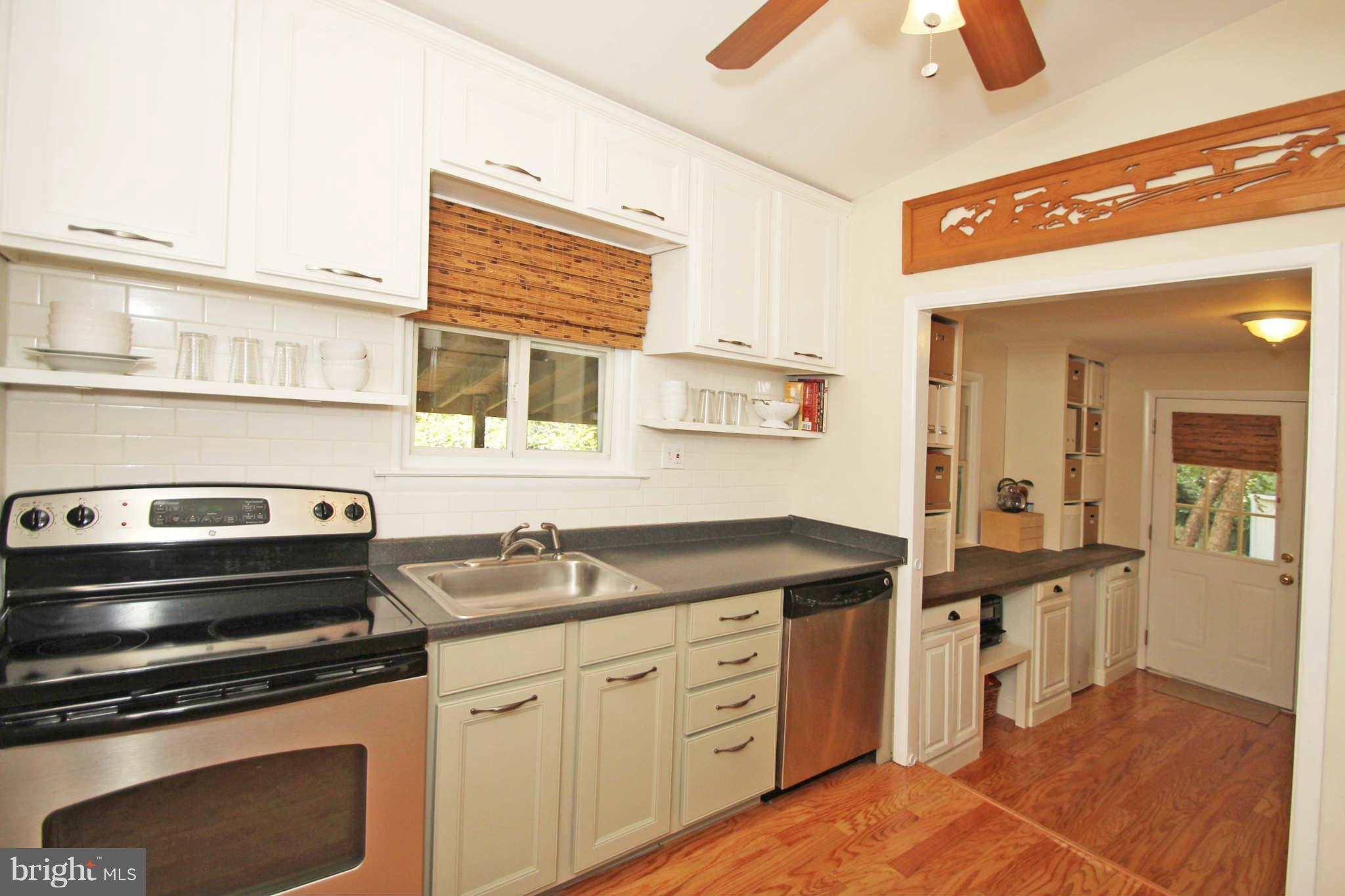 10116 Capitol View Avenue Silver Spring, MD 20910 - Photo 10 of 29 Kitchen