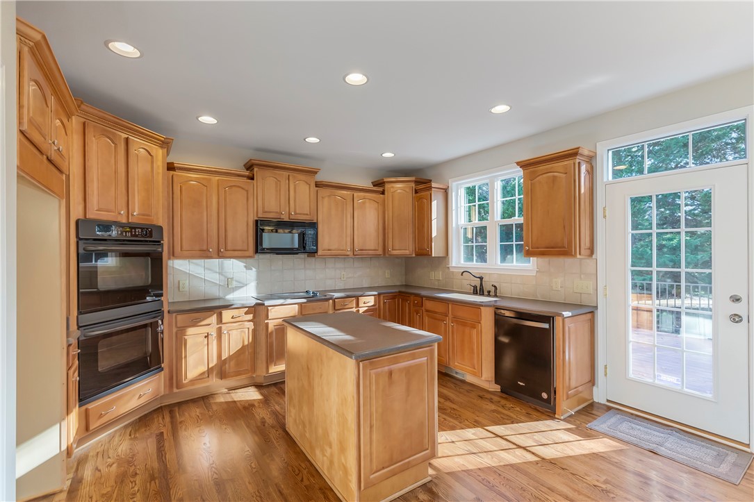 114 Red Maple Way Clemson, SC 29631 - Photo 8 of 38