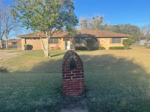 $1,375 | 1121 Westgate Drive, Wharton, TX 77488