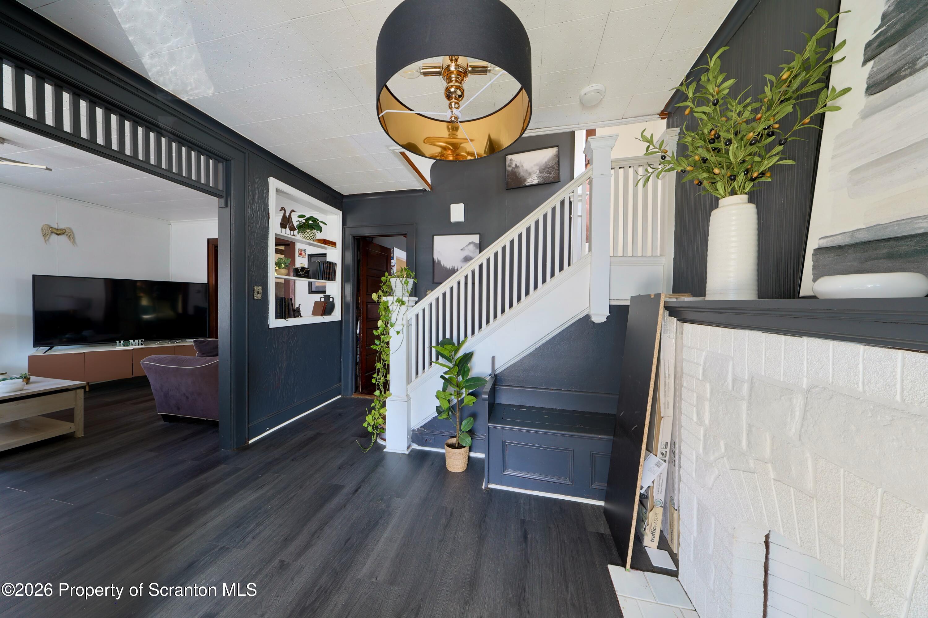 2220 Boulevard Avenue Scranton, PA 18509 - Photo 2 of 42 Foyer