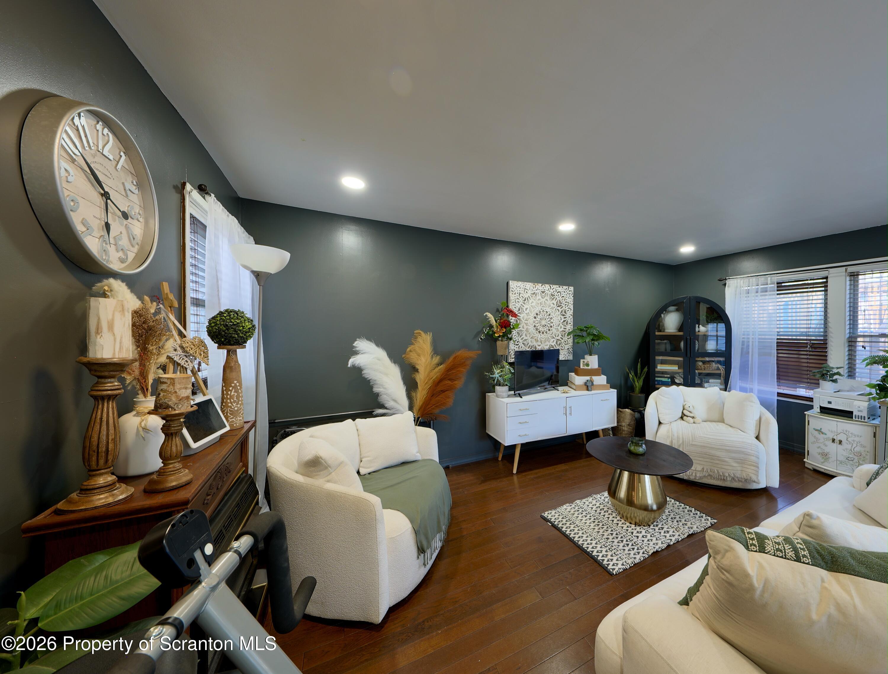 2220 Boulevard Avenue Scranton, PA 18509 - Photo 33 of 42 Family Room