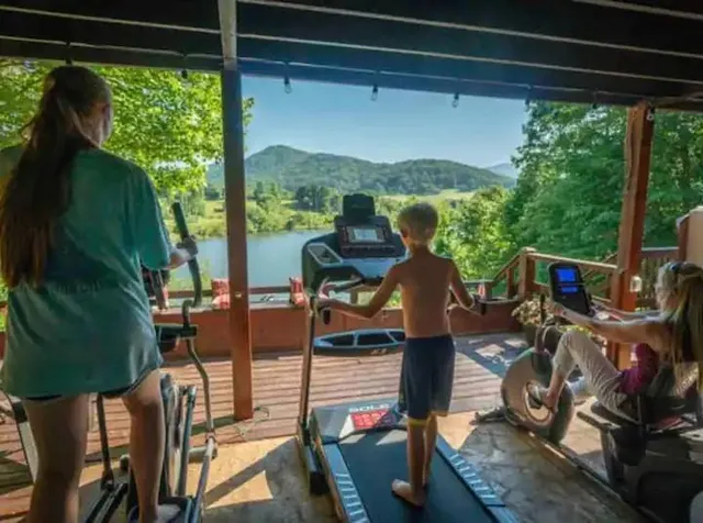 $3,500,000 | 2003 Bend Of The River Road, Hiawassee, GA 30546