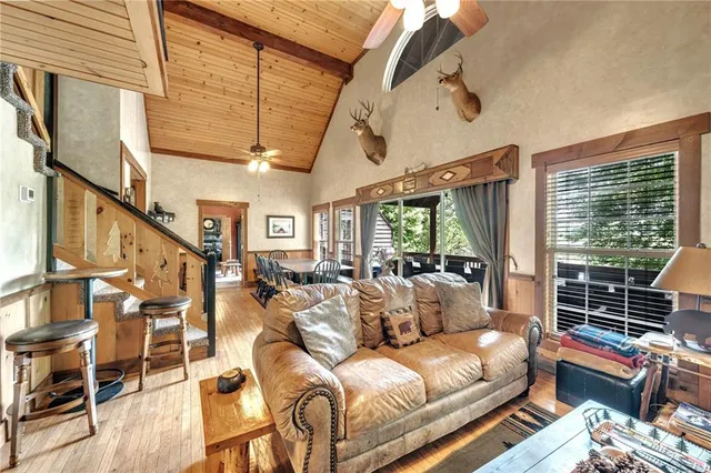 $3,500,000 | 2003 Bend Of The River Road, Hiawassee, GA 30546