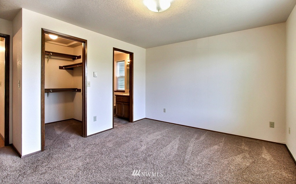 615 Rice Court Steilacoom, WA 98388 - Photo 11 of 15