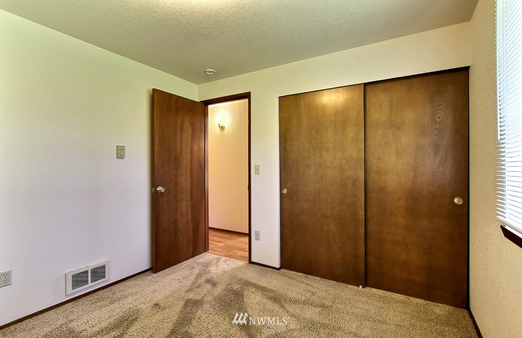 615 Rice Court Steilacoom, WA 98388 - Photo 13 of 15