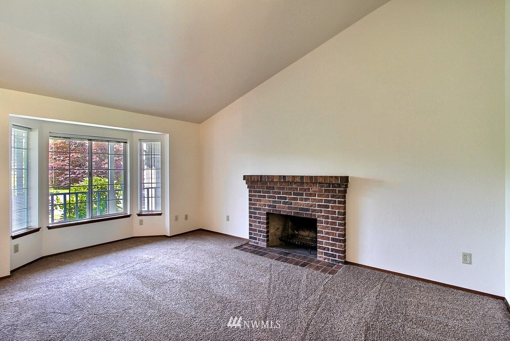 615 Rice Court Steilacoom, WA 98388 - Photo 3 of 15