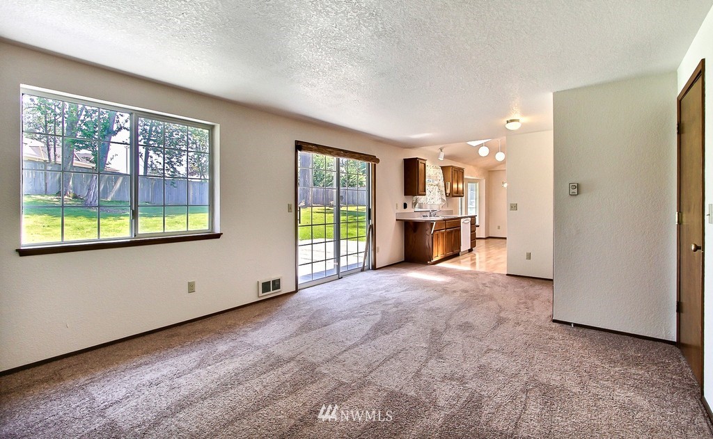 615 Rice Court Steilacoom, WA 98388 - Photo 10 of 15